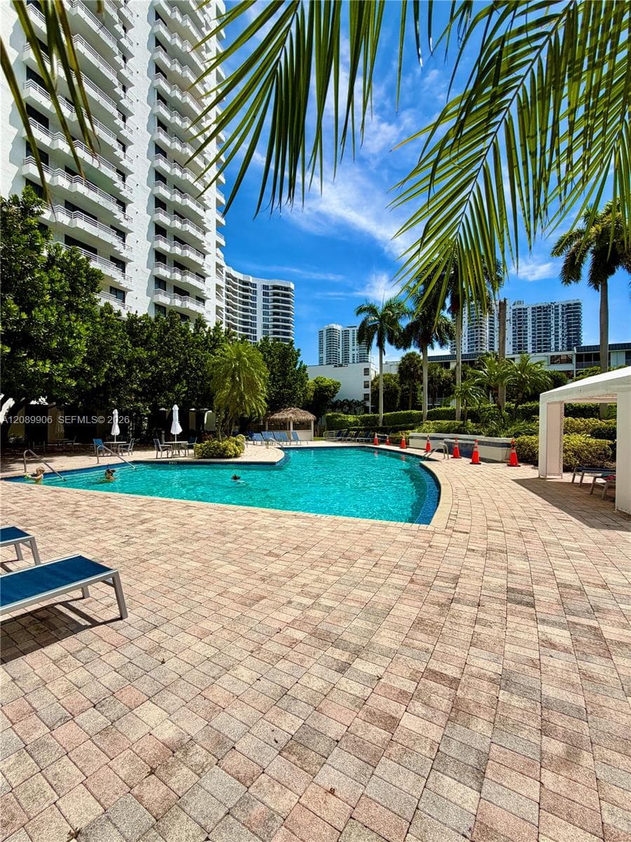 PARC CENTRAL AVENTURA EAS · #206 in Aventura - Photo 35