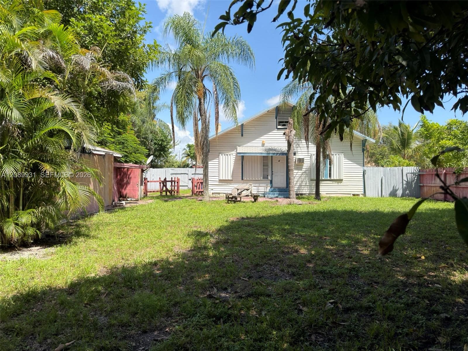 112 SE 3rd St photo 10