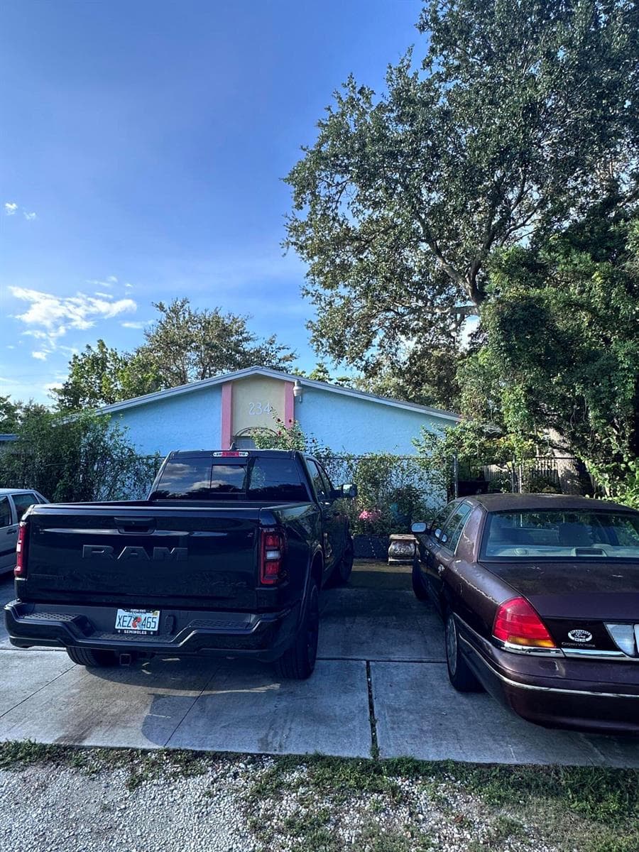Front/Parking