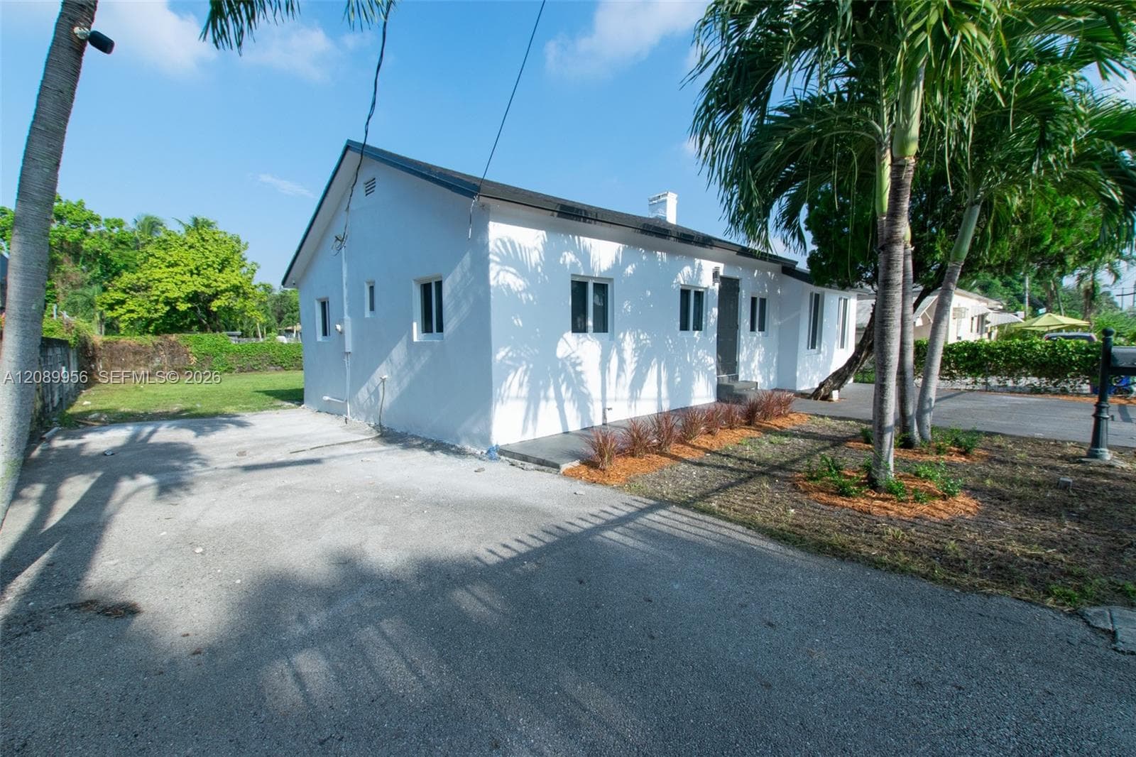 2324 NW 14th Ave photo 2