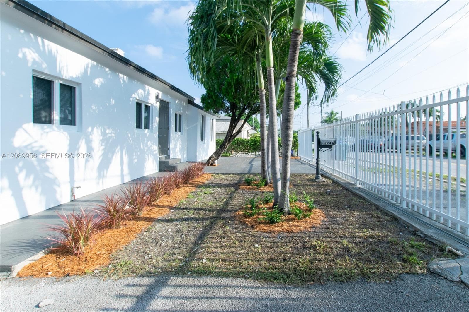 2324 NW 14th Ave photo 4