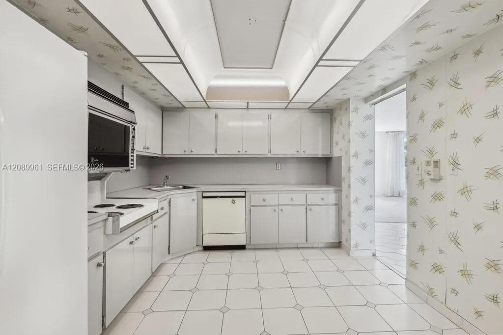 BAYVIEW TOWERS · #C402 in North Miami - Photo 10