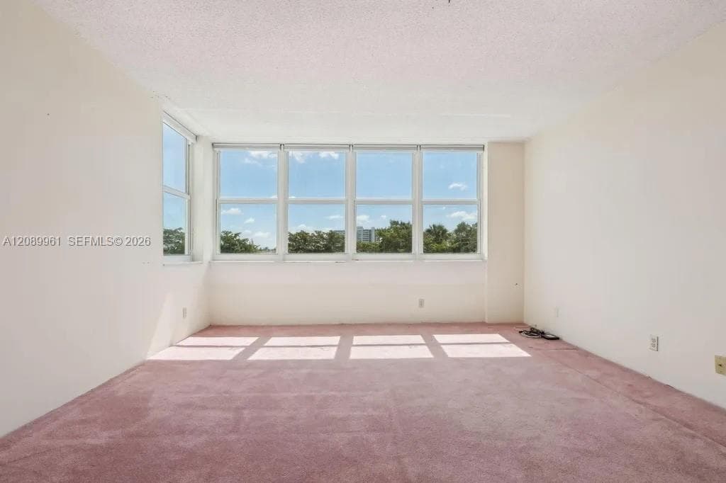 BAYVIEW TOWERS · #C402 in North Miami - Photo 18