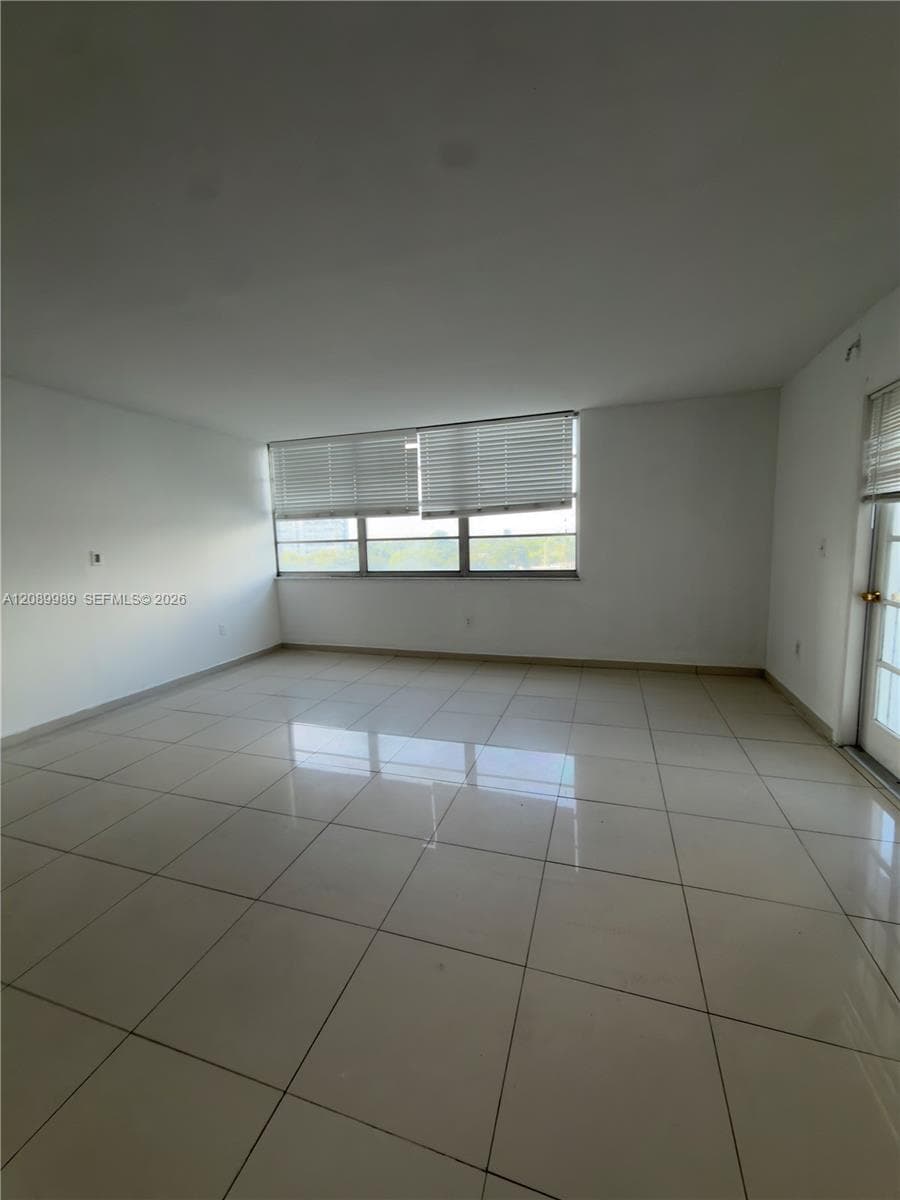 BUCKLEY TOWERS CONDO · #605W in Miami - Photo 16
