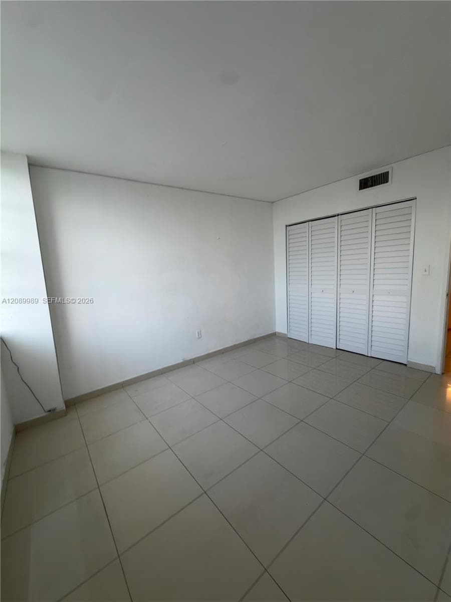 BUCKLEY TOWERS CONDO · #605W in Miami - Photo 9