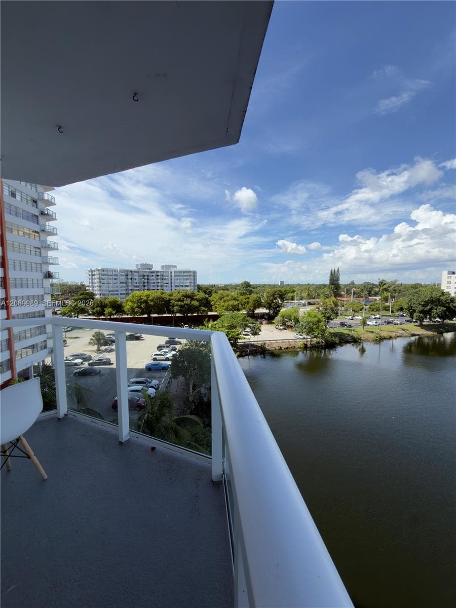 BUCKLEY TOWERS CONDO · #605W in Miami - Photo 14