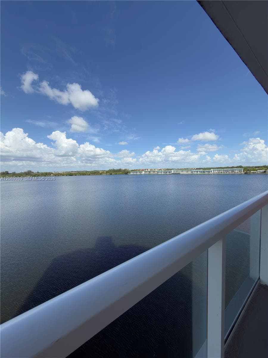 BUCKLEY TOWERS CONDO · #605W in Miami - Photo 15
