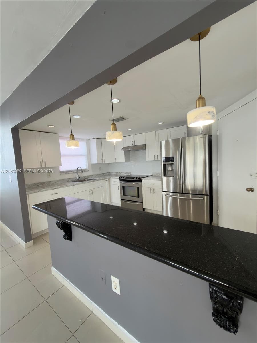 BUCKLEY TOWERS CONDO · #605W in Miami - Photo 4