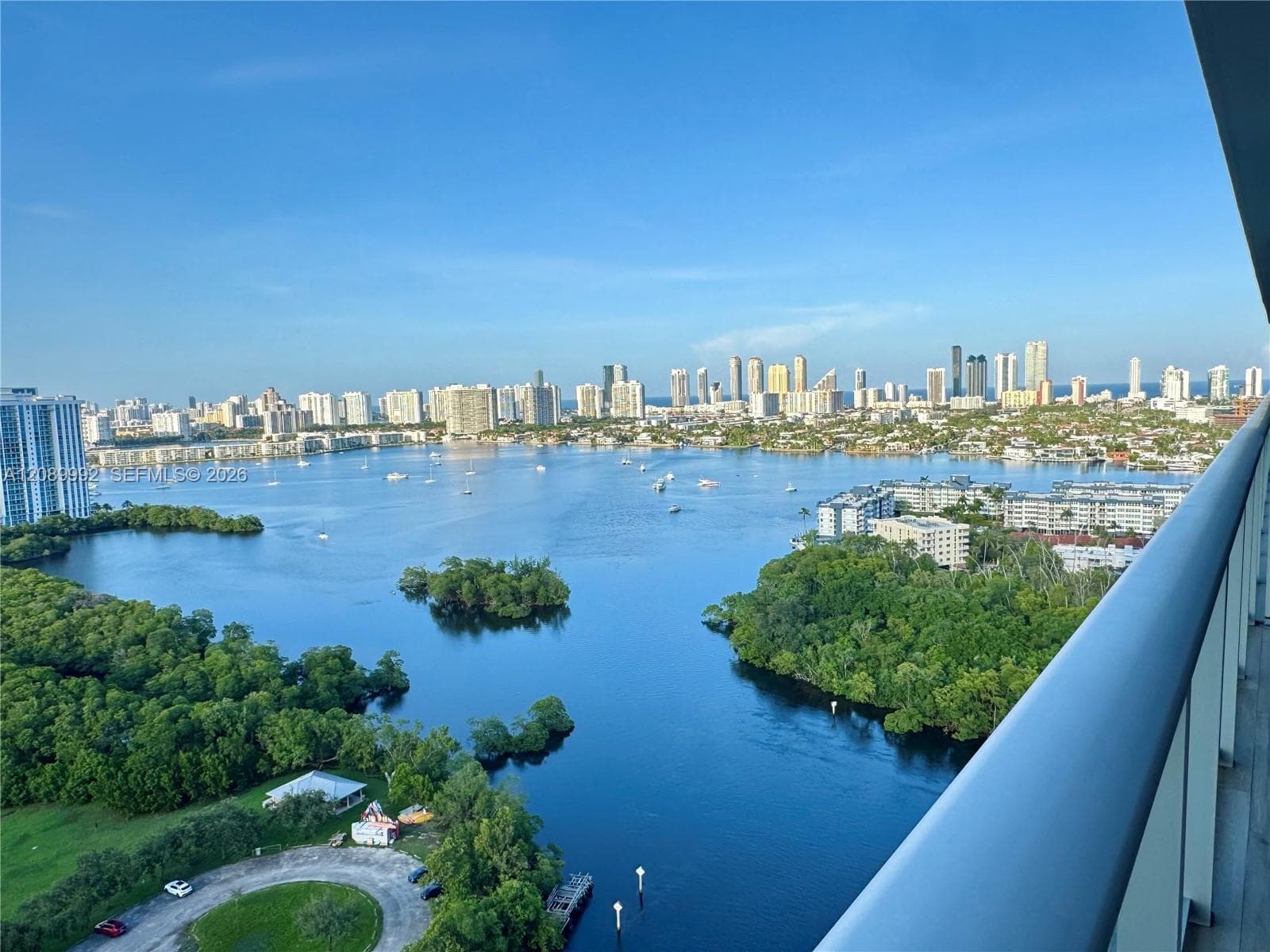 THE HARBOUR NORTH CONDO · #2502 in North Miami Beach - Photo 2