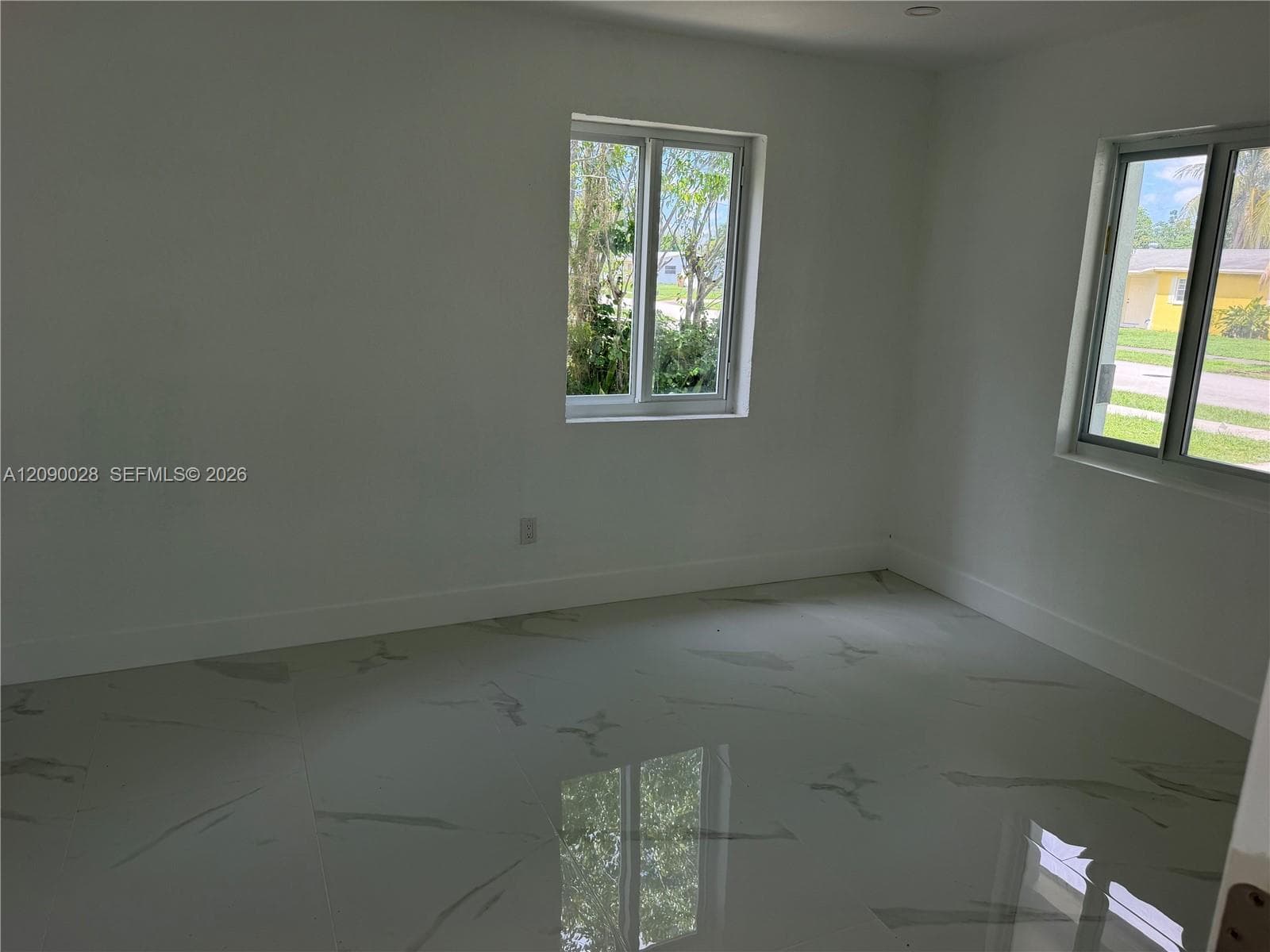 260 NE 42nd Ct photo 5