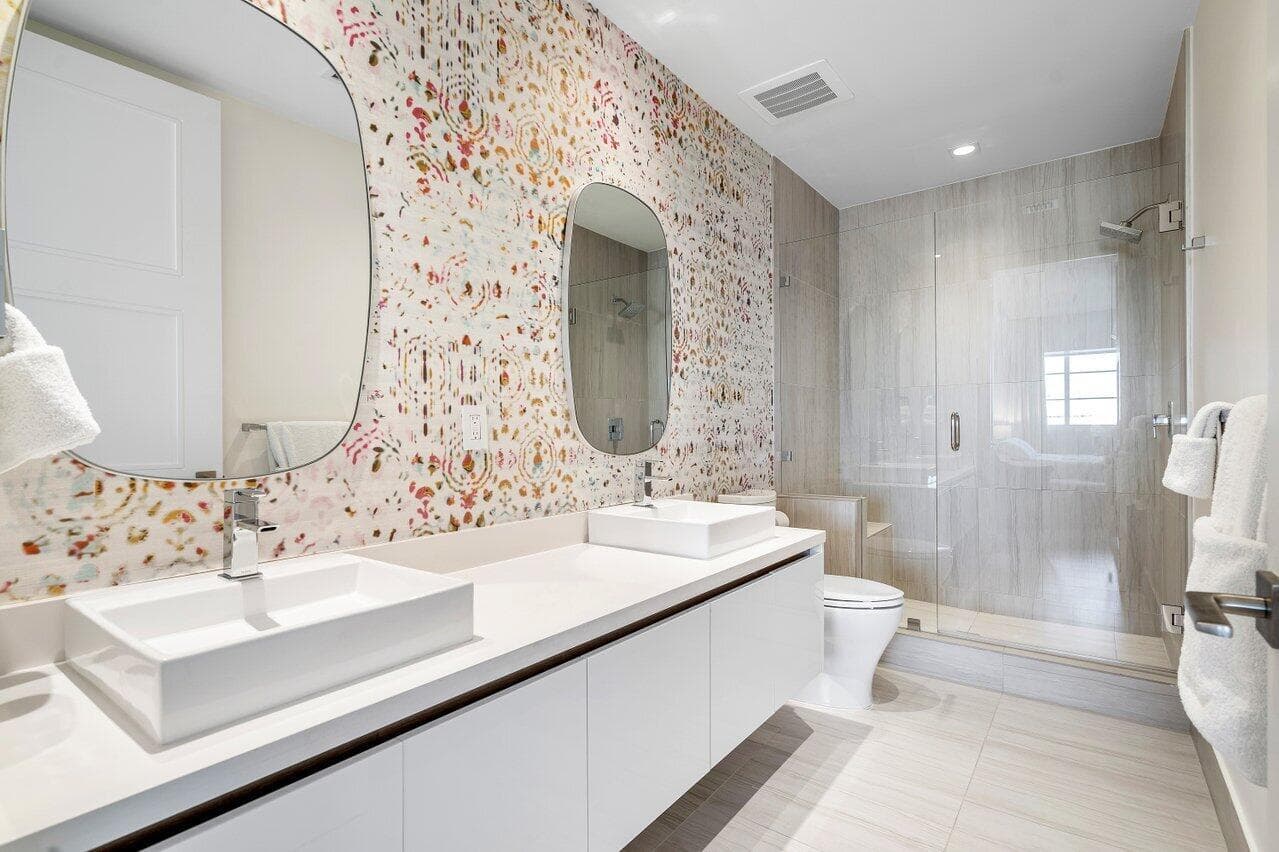 Guest Room Bath Ensuite