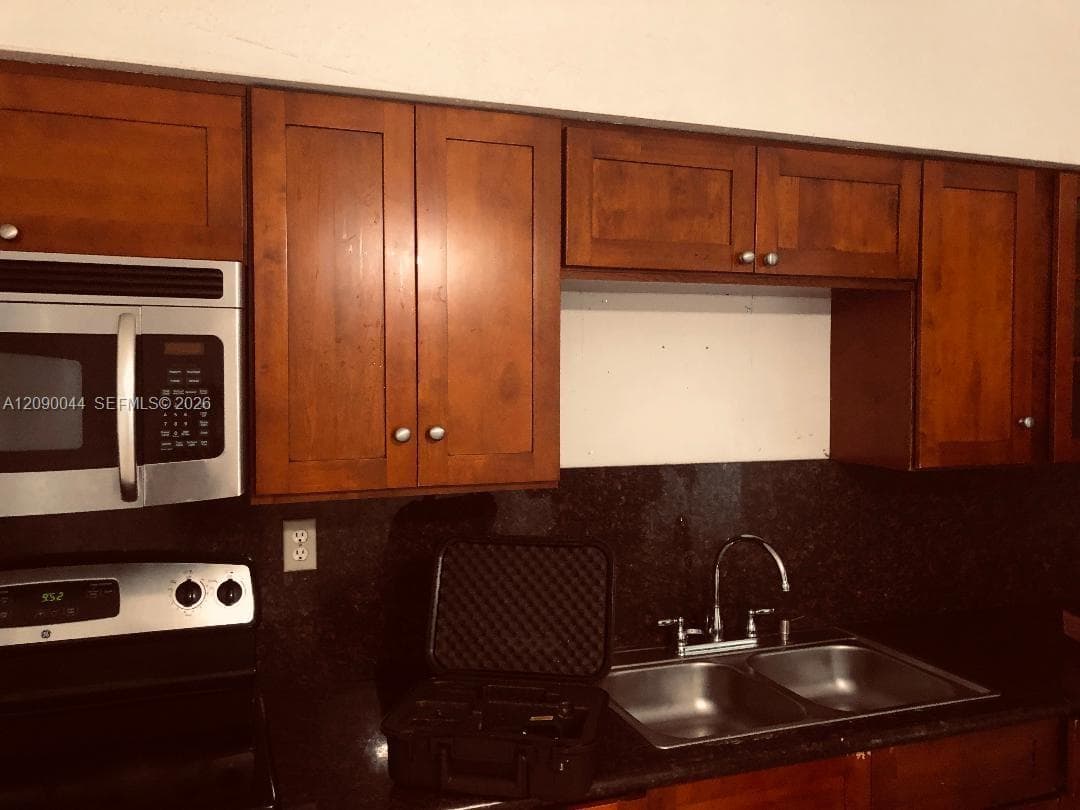 17300 SW 94th Ave #17300 photo 8