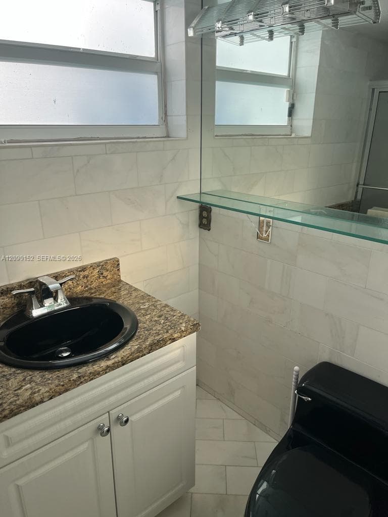 APRIL SONG CONDO · #115 in Hallandale Beach - Photo 10