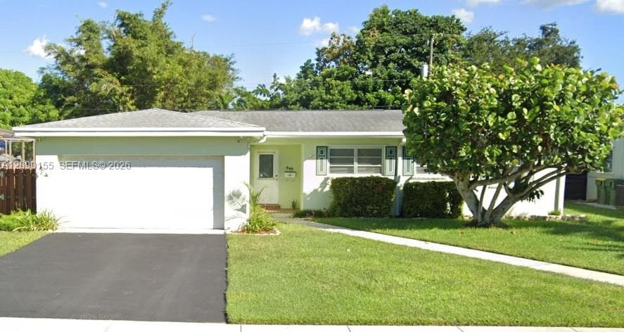 949 NW 9th St photo 1