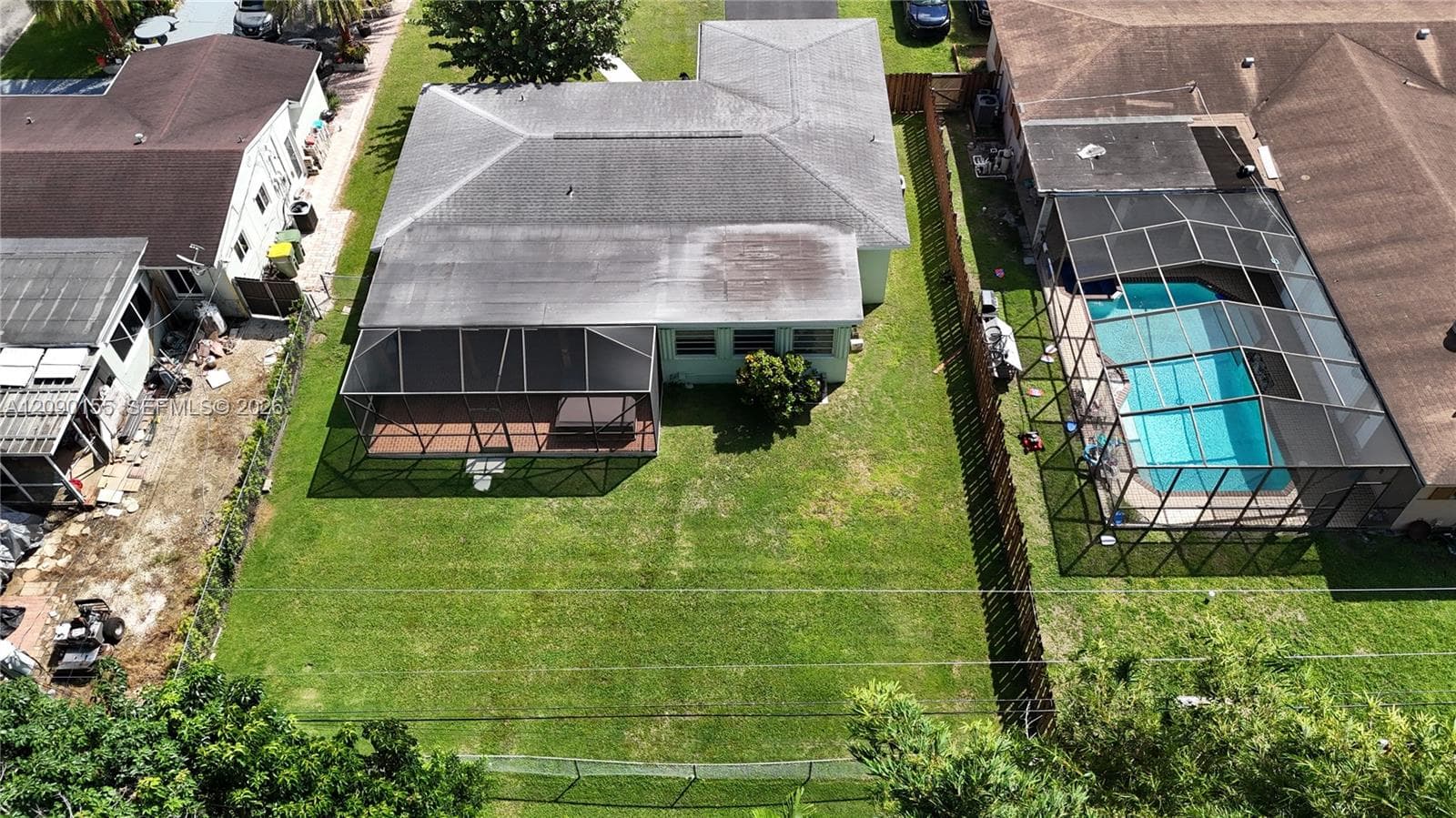 949 NW 9th St photo 31
