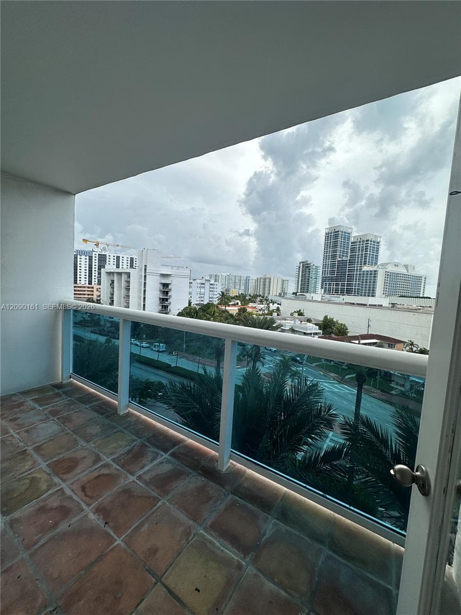 AQUASOL CONDO · #7S in Miami Beach - Photo 7
