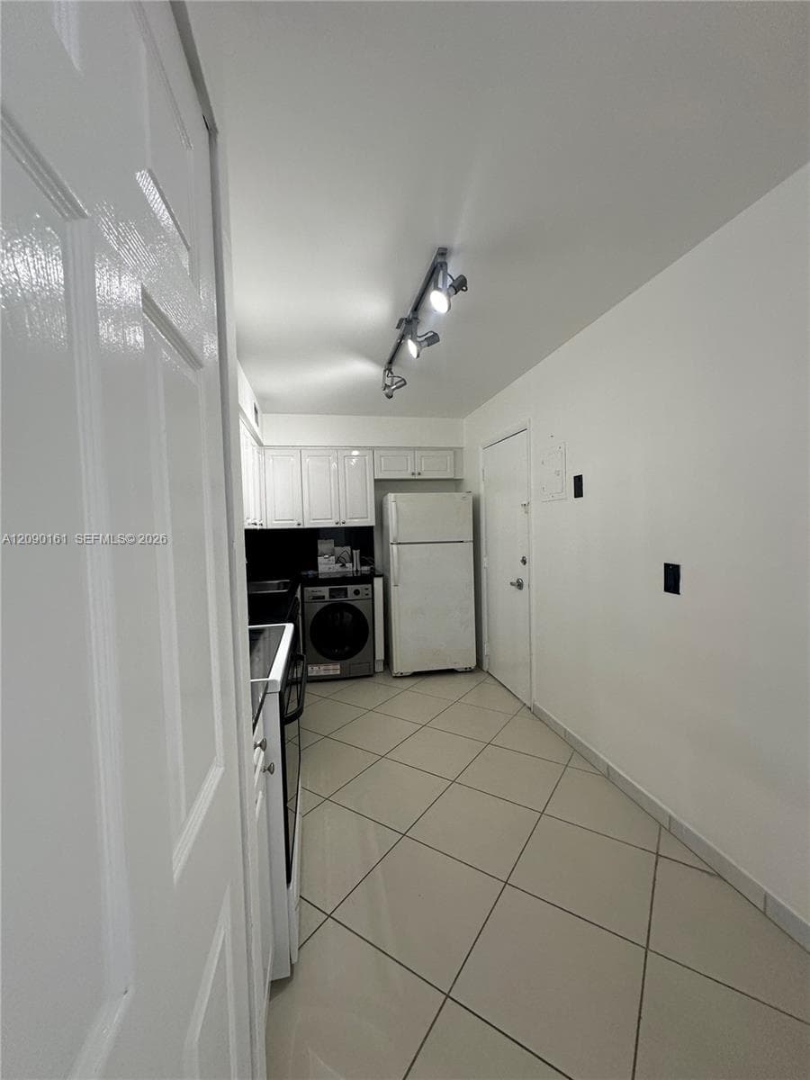 AQUASOL CONDO · #7S in Miami Beach - Photo 3