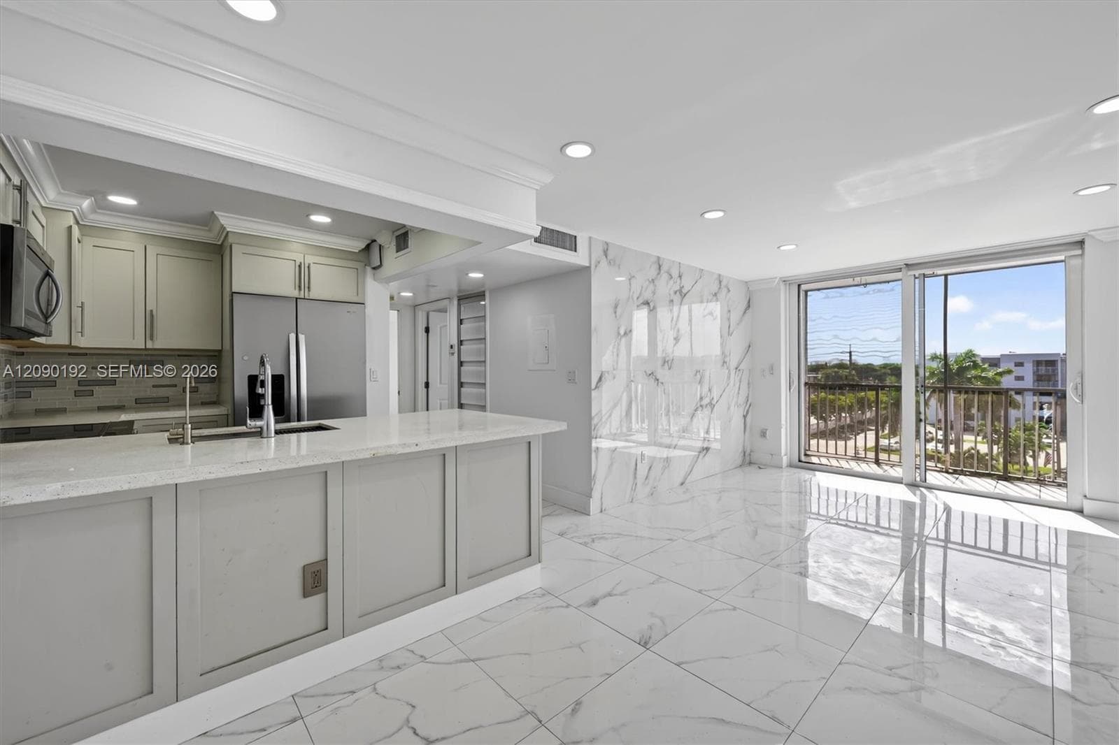 FONTAINEBLEAU GARDENS · #503 in Miami - Photo 2