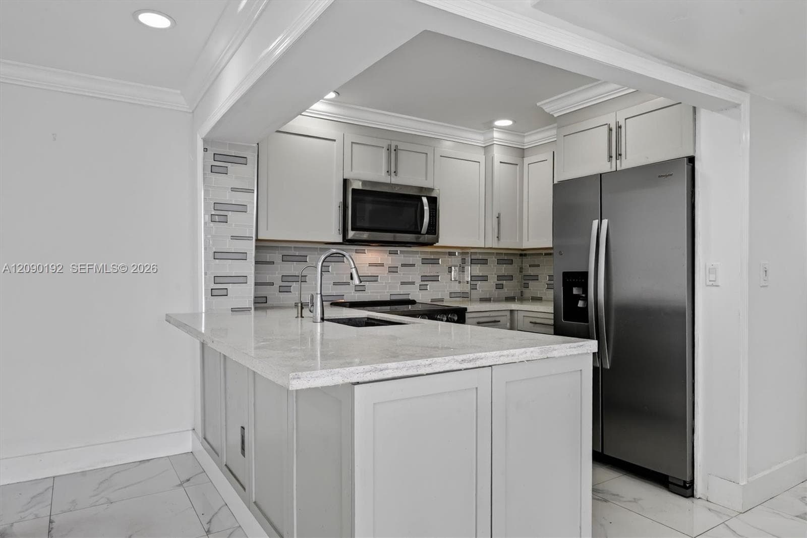 FONTAINEBLEAU GARDENS · #503 in Miami - Photo 16