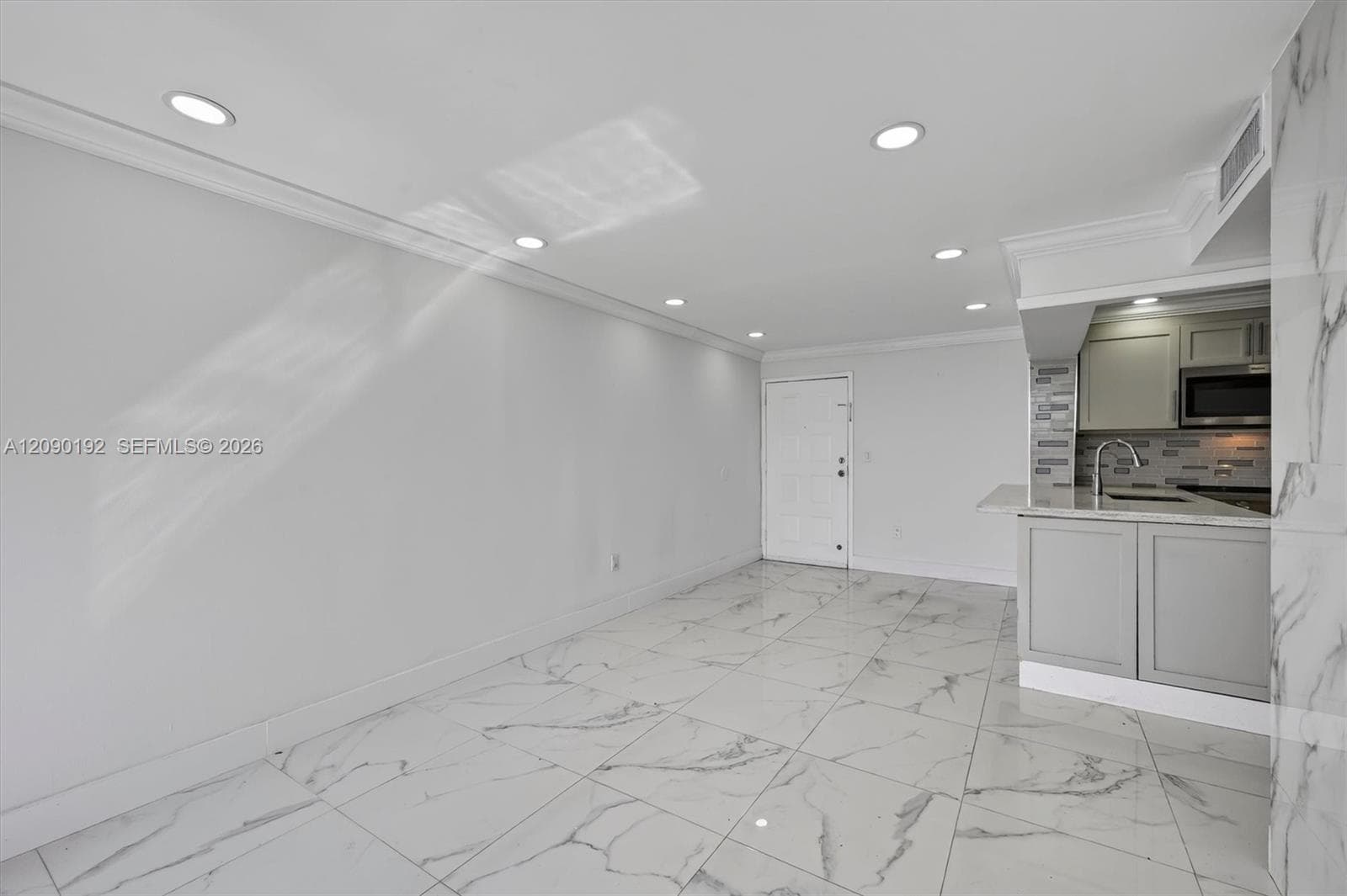 FONTAINEBLEAU GARDENS · #503 in Miami - Photo 14