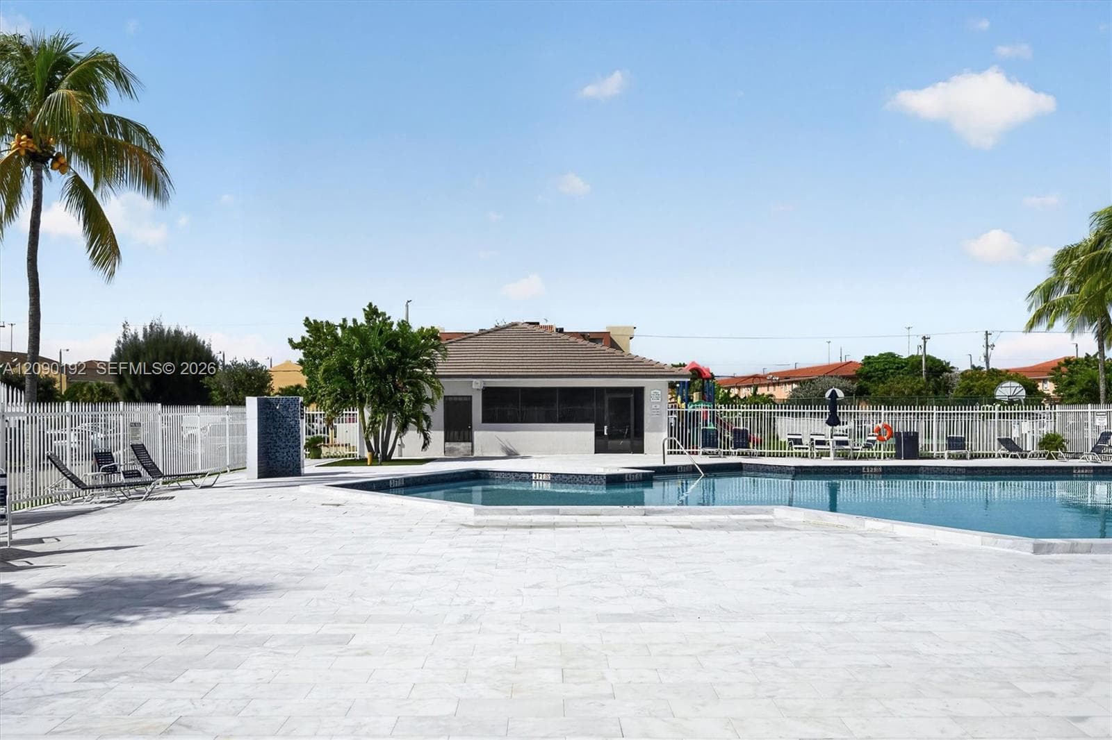 FONTAINEBLEAU GARDENS · #503 in Miami - Photo 35