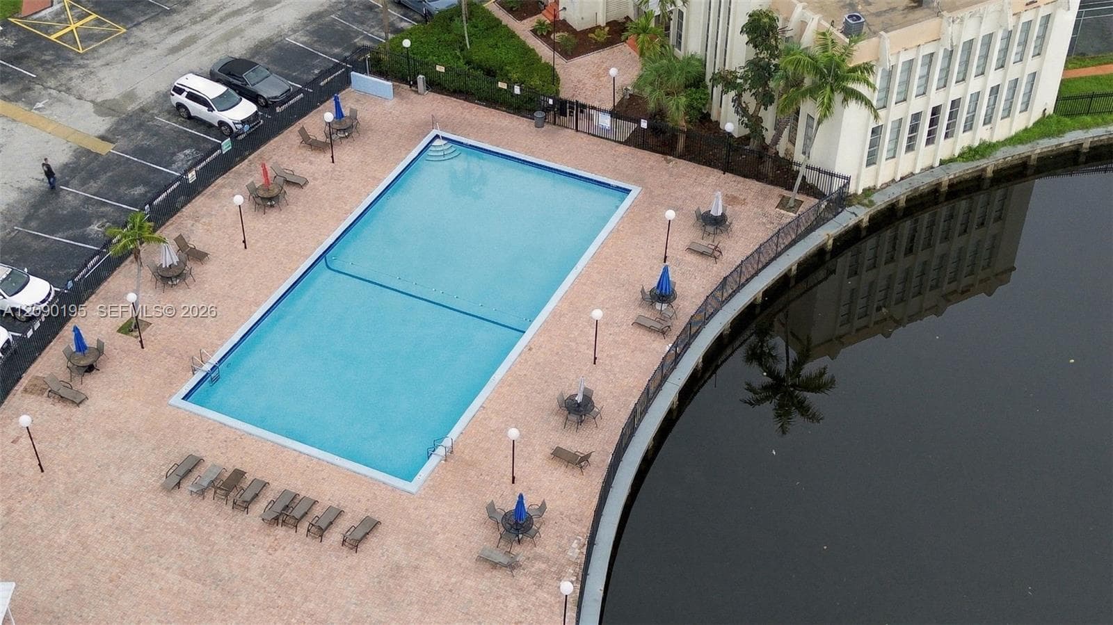 DESOTO PARK CONDO · #120 in Hallandale Beach - Photo 2
