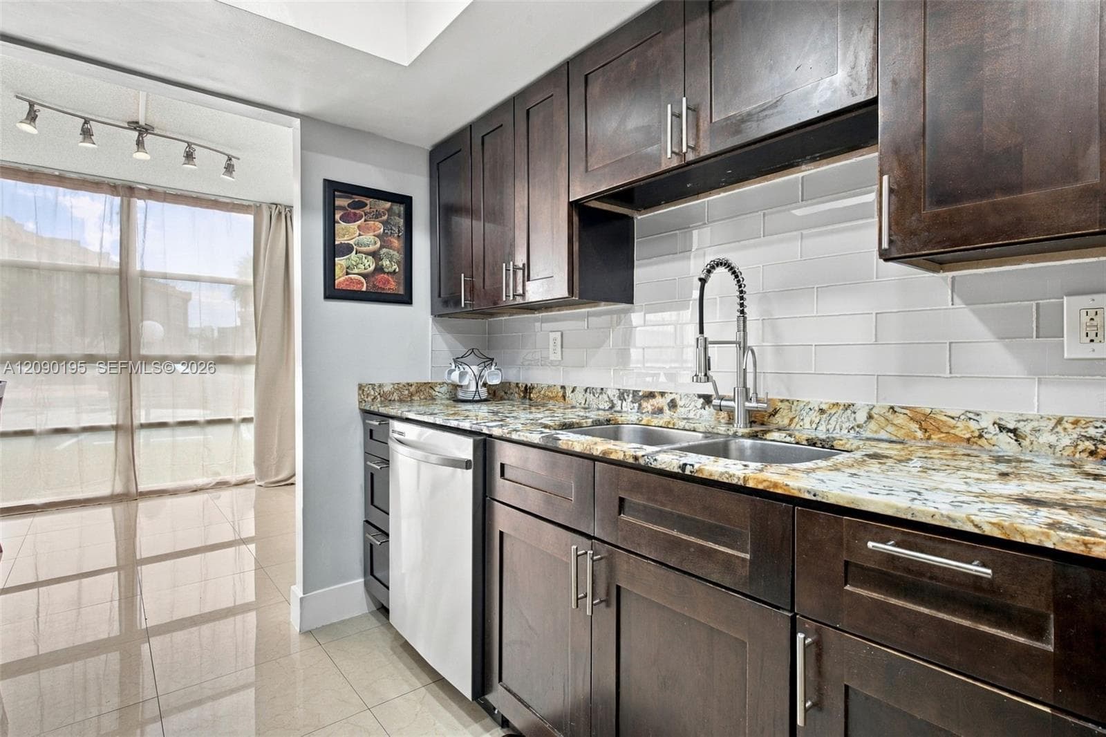 DESOTO PARK CONDO · #120 in Hallandale Beach - Photo 7
