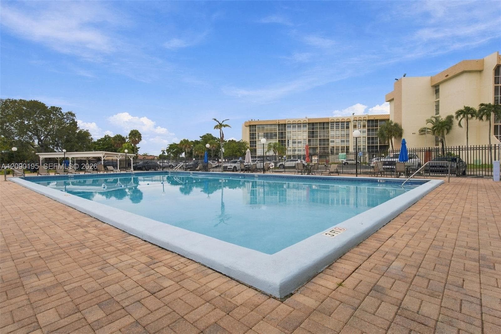 DESOTO PARK CONDO · #120 in Hallandale Beach - Photo 3