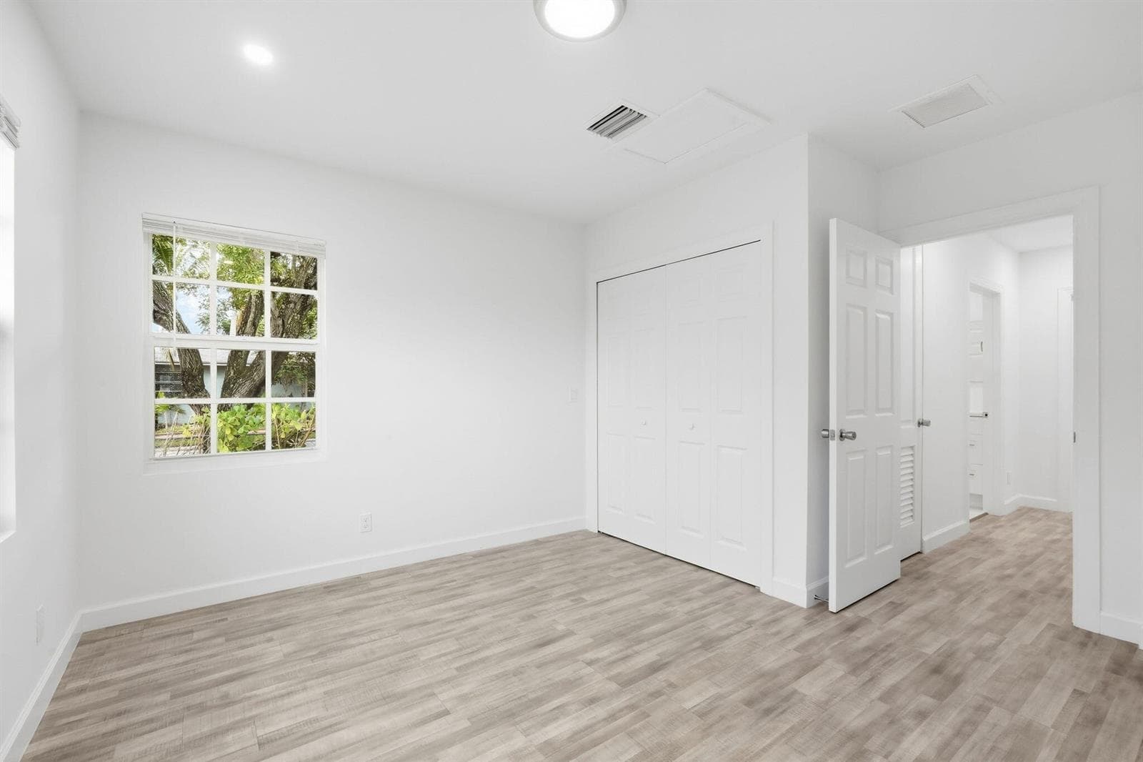 11-web-or-mls-5203_N_Flagler_Dr_07452