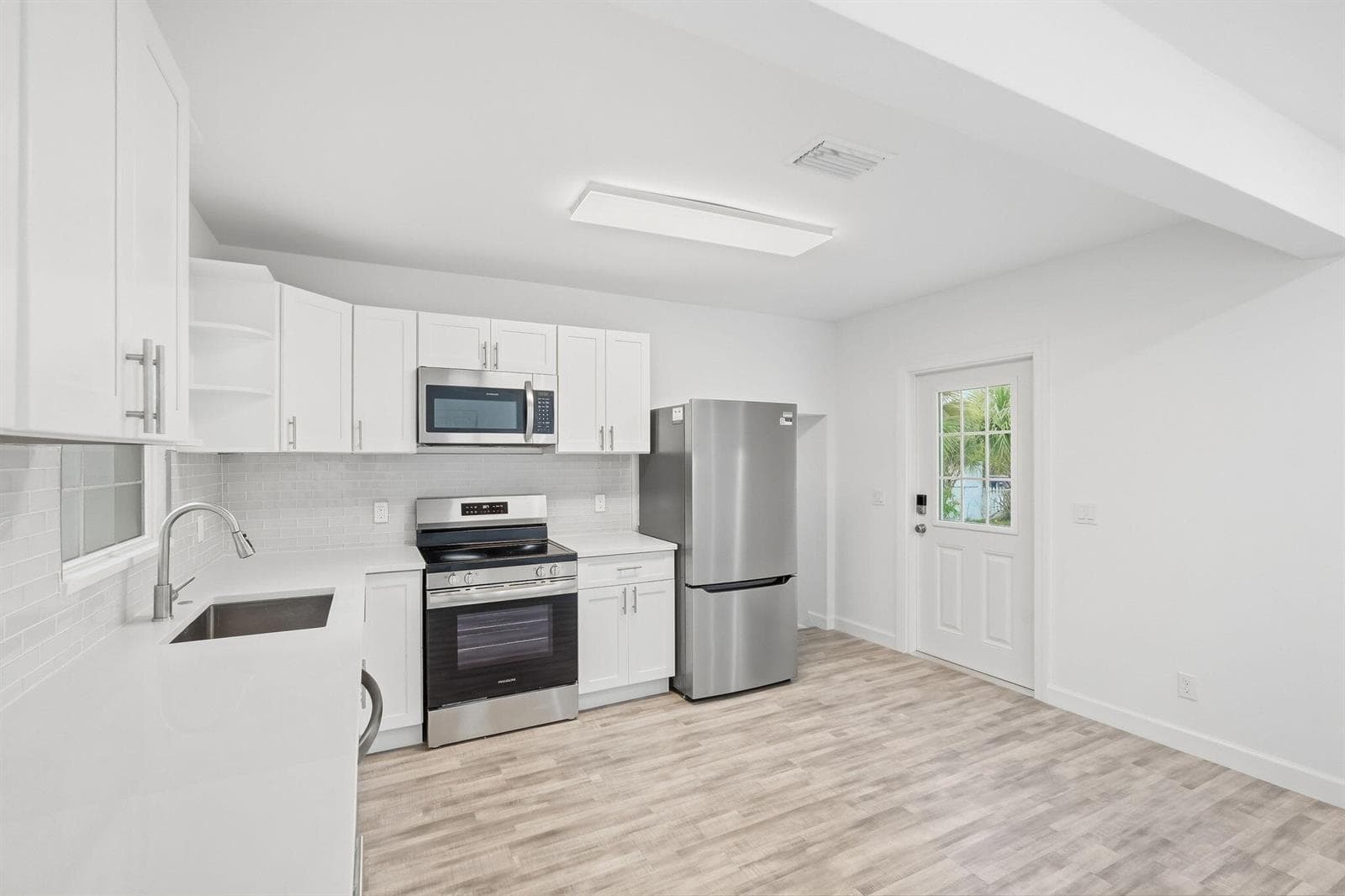 31-web-or-mls-5203_N_Flagler_Dr_07527