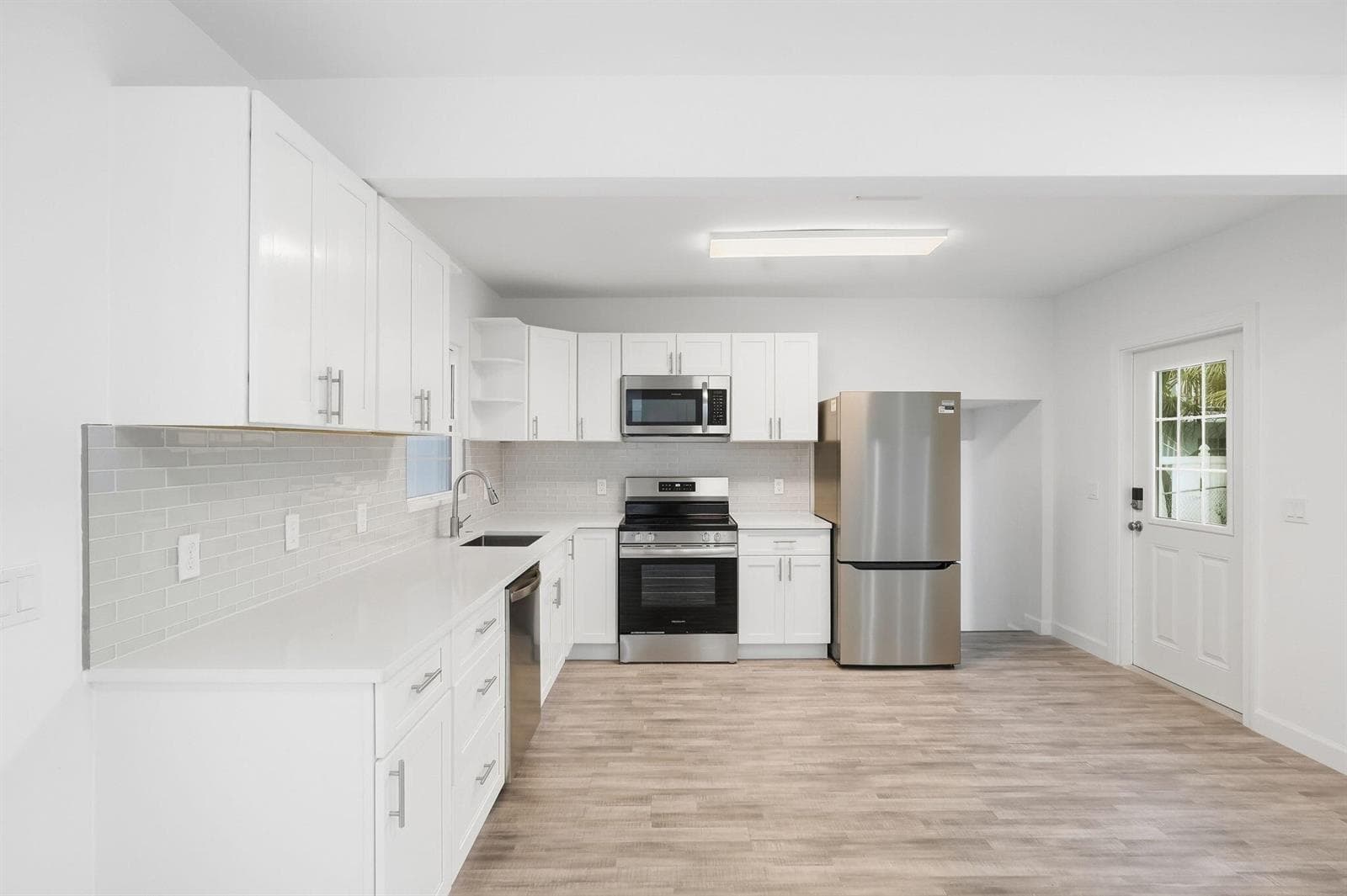 34-web-or-mls-5203_N_Flagler_Dr_07548