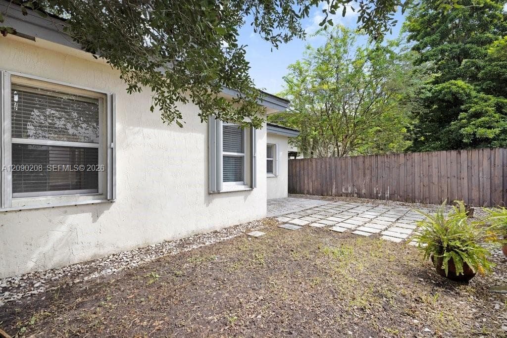 3656 NE 3rd Ct photo 27