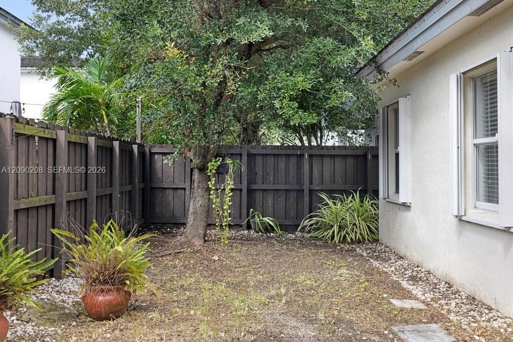 3656 NE 3rd Ct photo 28