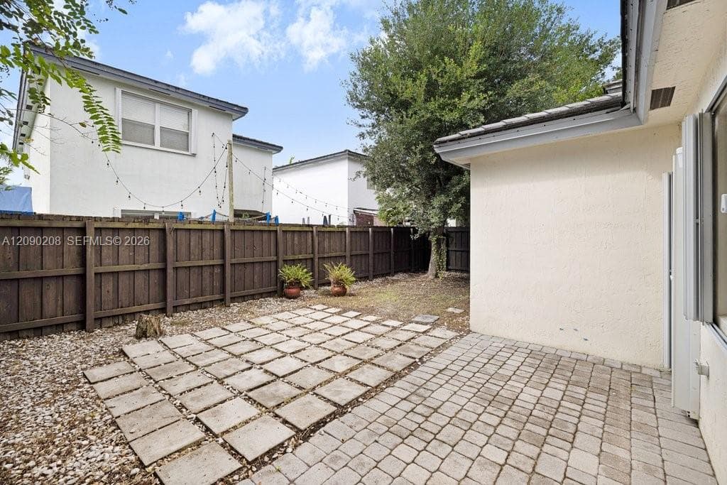 3656 NE 3rd Ct photo 29
