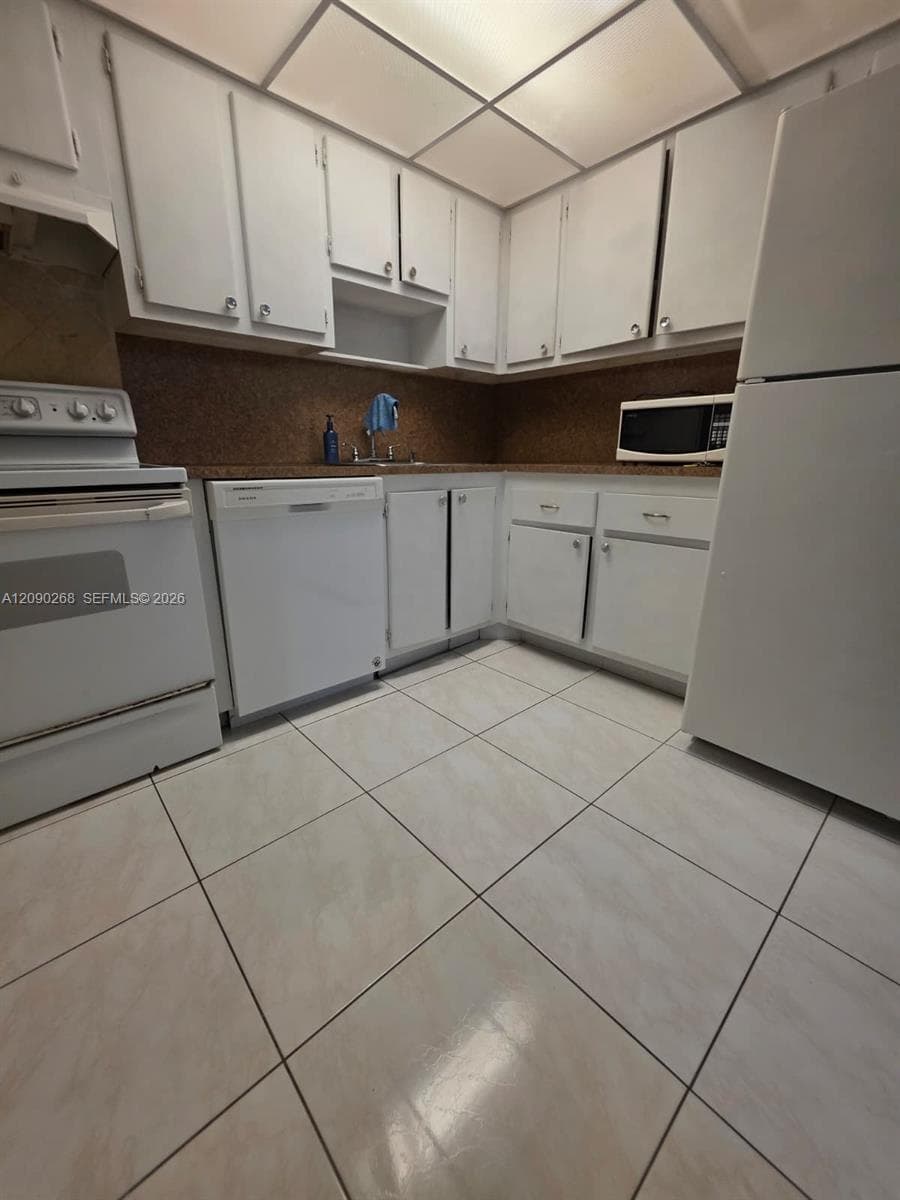 WOODSIDE APTS CONDO · #B-225 in North Miami Beach - Photo 6