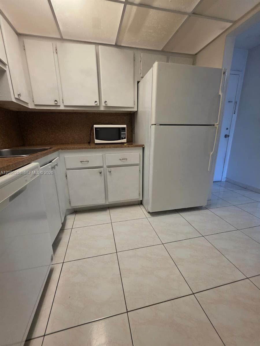 WOODSIDE APTS CONDO · #B-225 in North Miami Beach - Photo 5