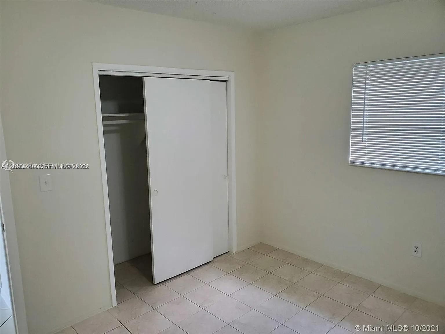 1630 NE 157th Ter #1630 photo 5