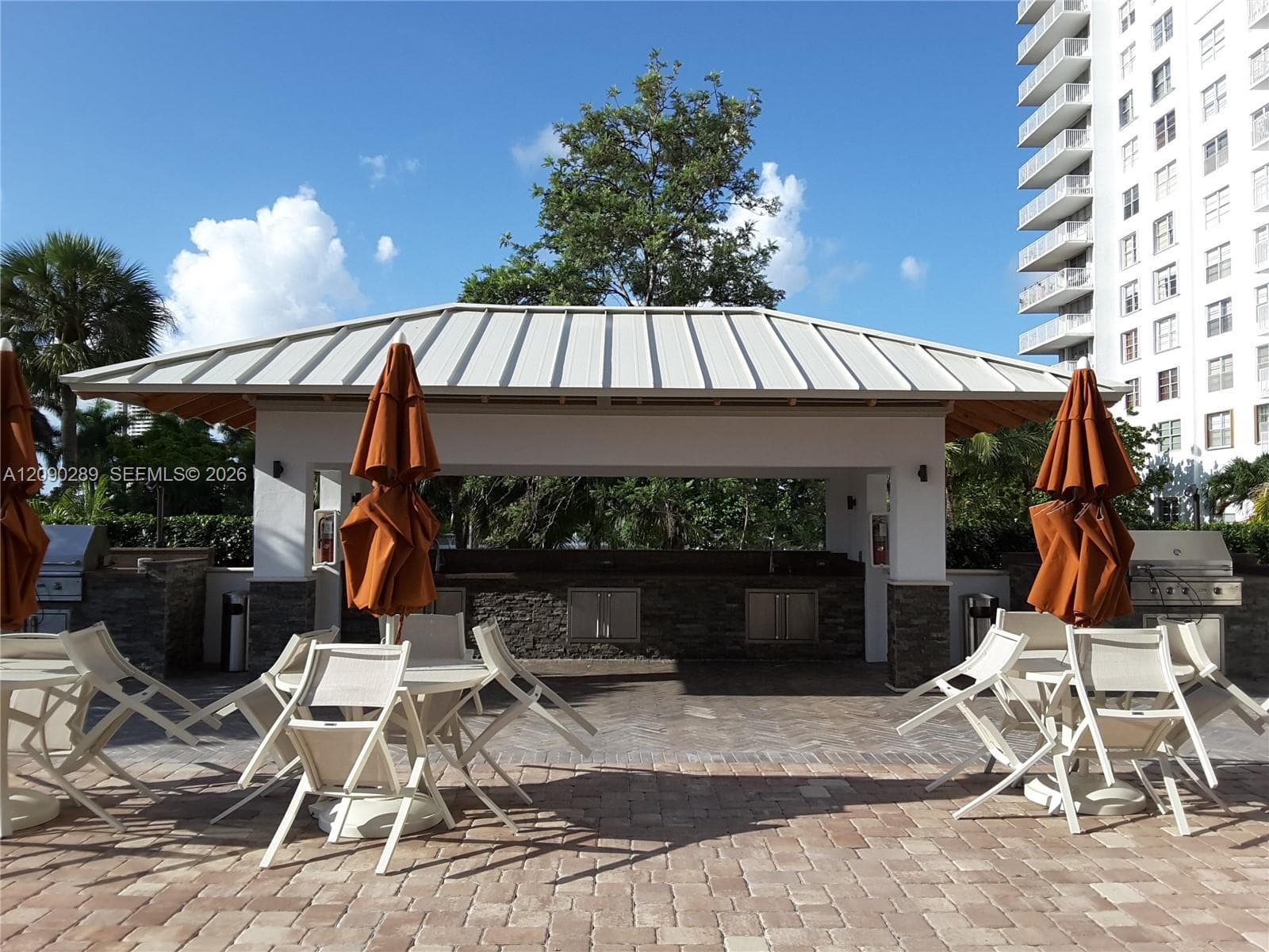 outdoors kitchen
