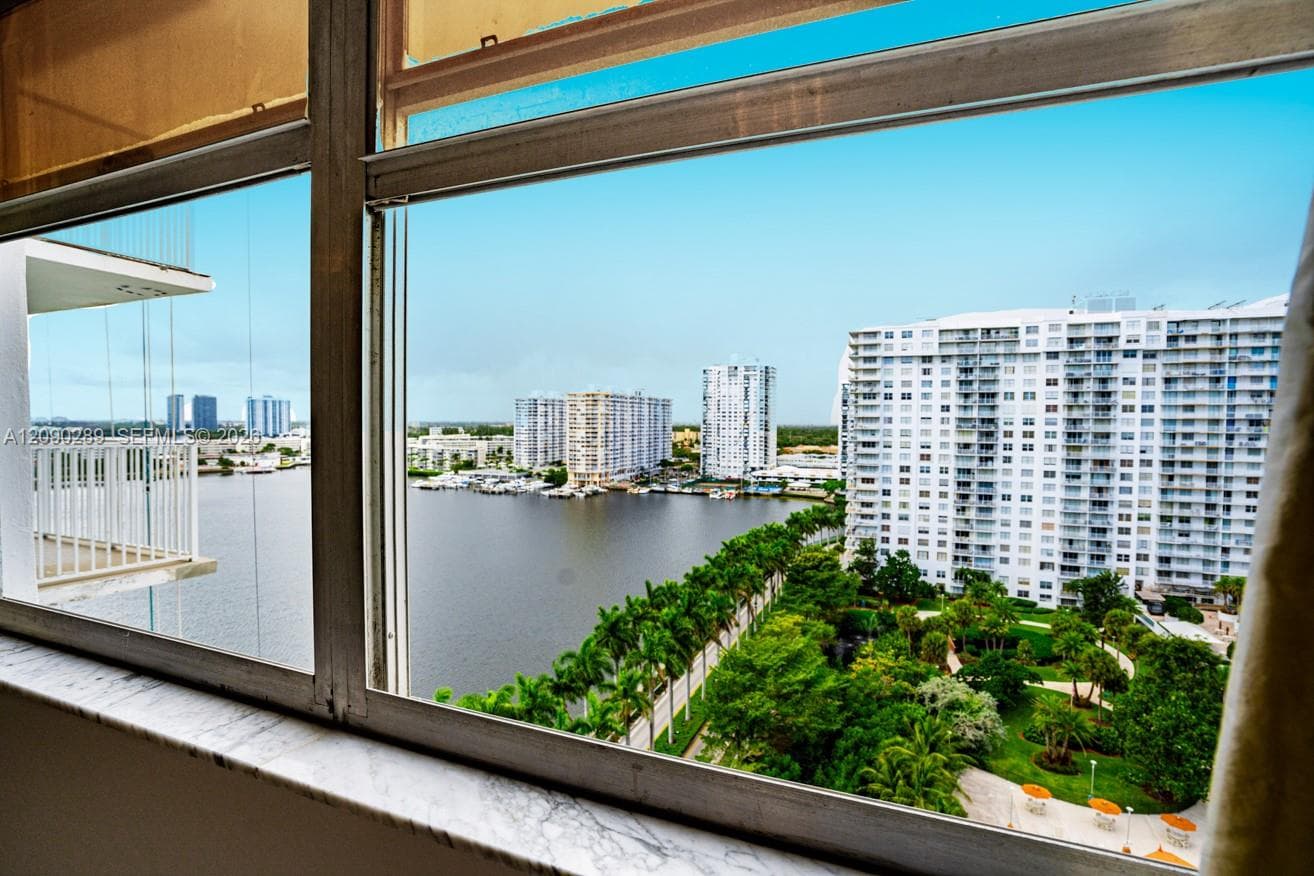ADMIRALS PORT CONDO WEST · #1401W in Aventura - Photo 19