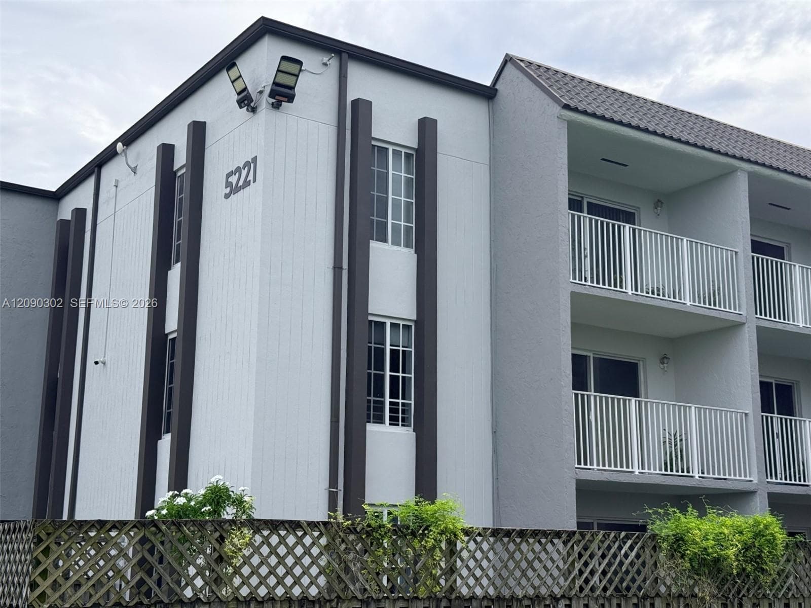 DORAL GARDENS II · #304 in Doral - Photo 2