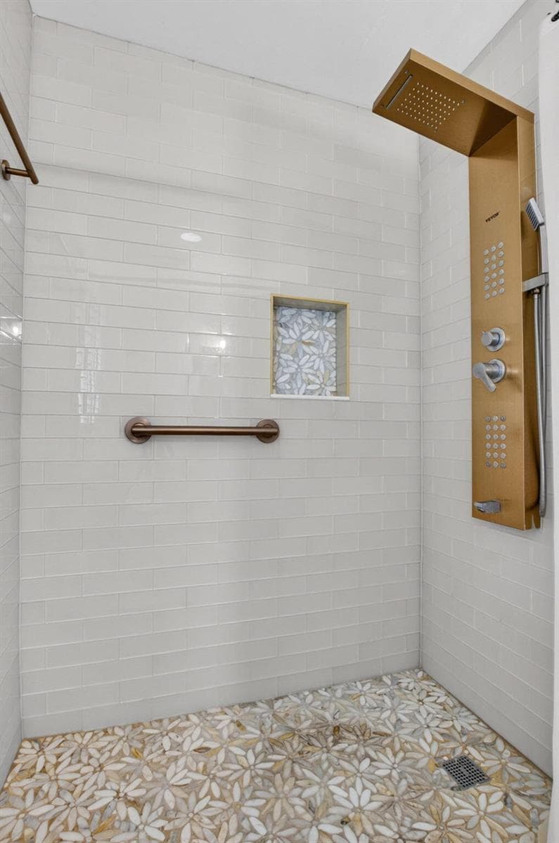 Ensuite Shower 3