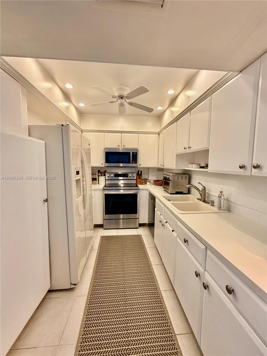 ROYAL SAXON · #5110 in Palm Beach - Photo 12