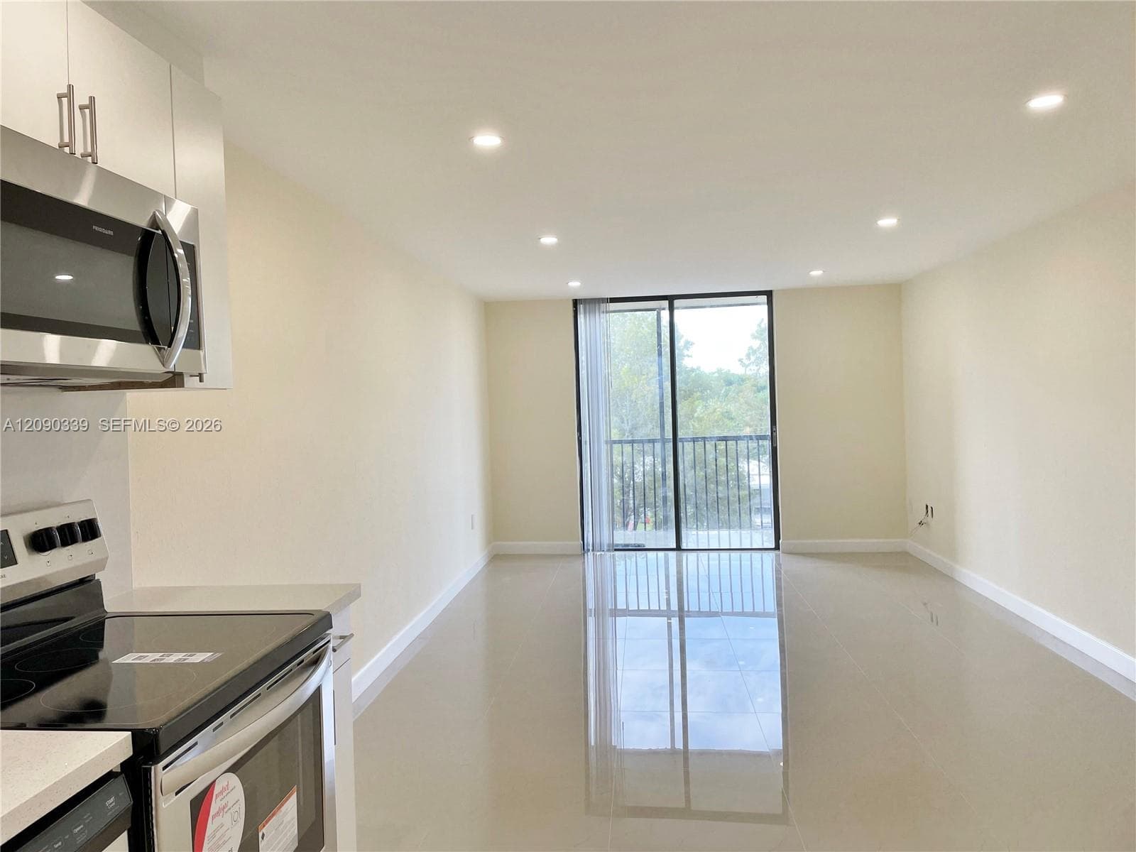 WOODSIDE APTS CONDO · #A537 in North Miami Beach - Photo 3