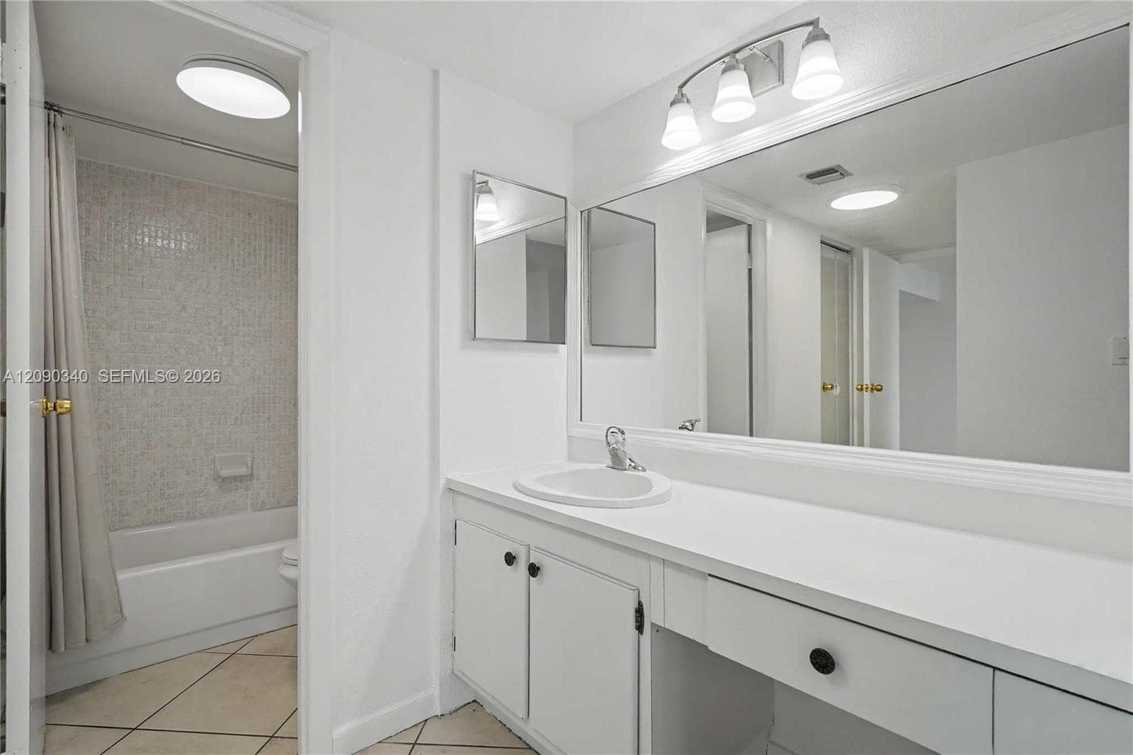 CORONADO CONDO-TOWER II · #1702 in Aventura - Photo 16