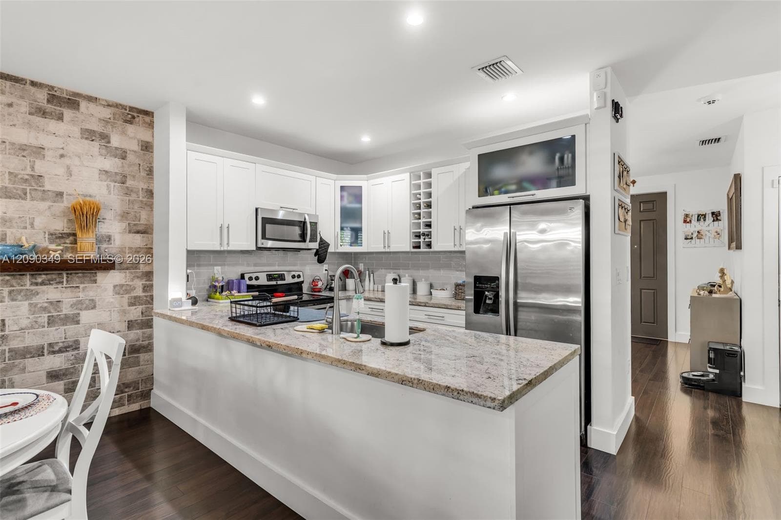 1002 NE 41st Pl photo 11