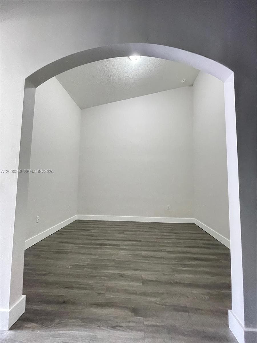 Ample Den