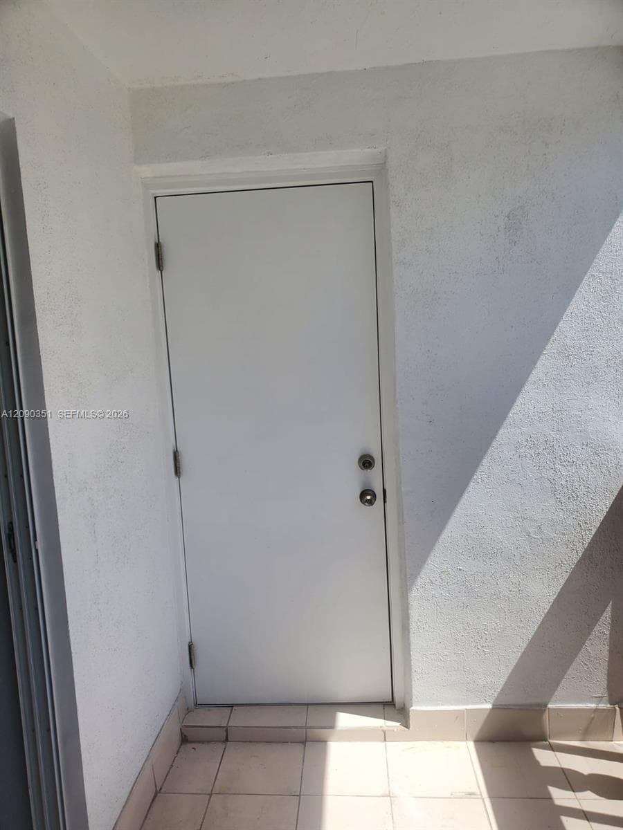 FIRST GULFSTREAM GARDEN · #206D in Hallandale Beach - Photo 17
