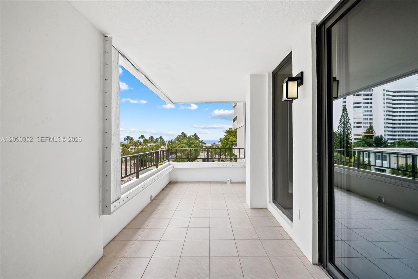 EMERALD TOWER · #407 in Pompano Beach - Photo 20