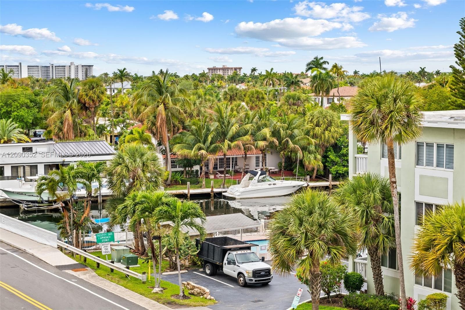 EMERALD TOWER · #407 in Pompano Beach - Photo 30