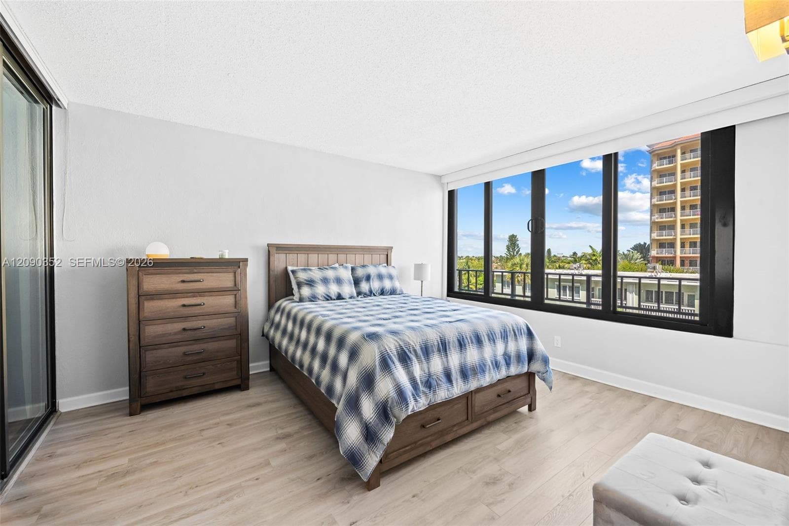 EMERALD TOWER · #407 in Pompano Beach - Photo 14